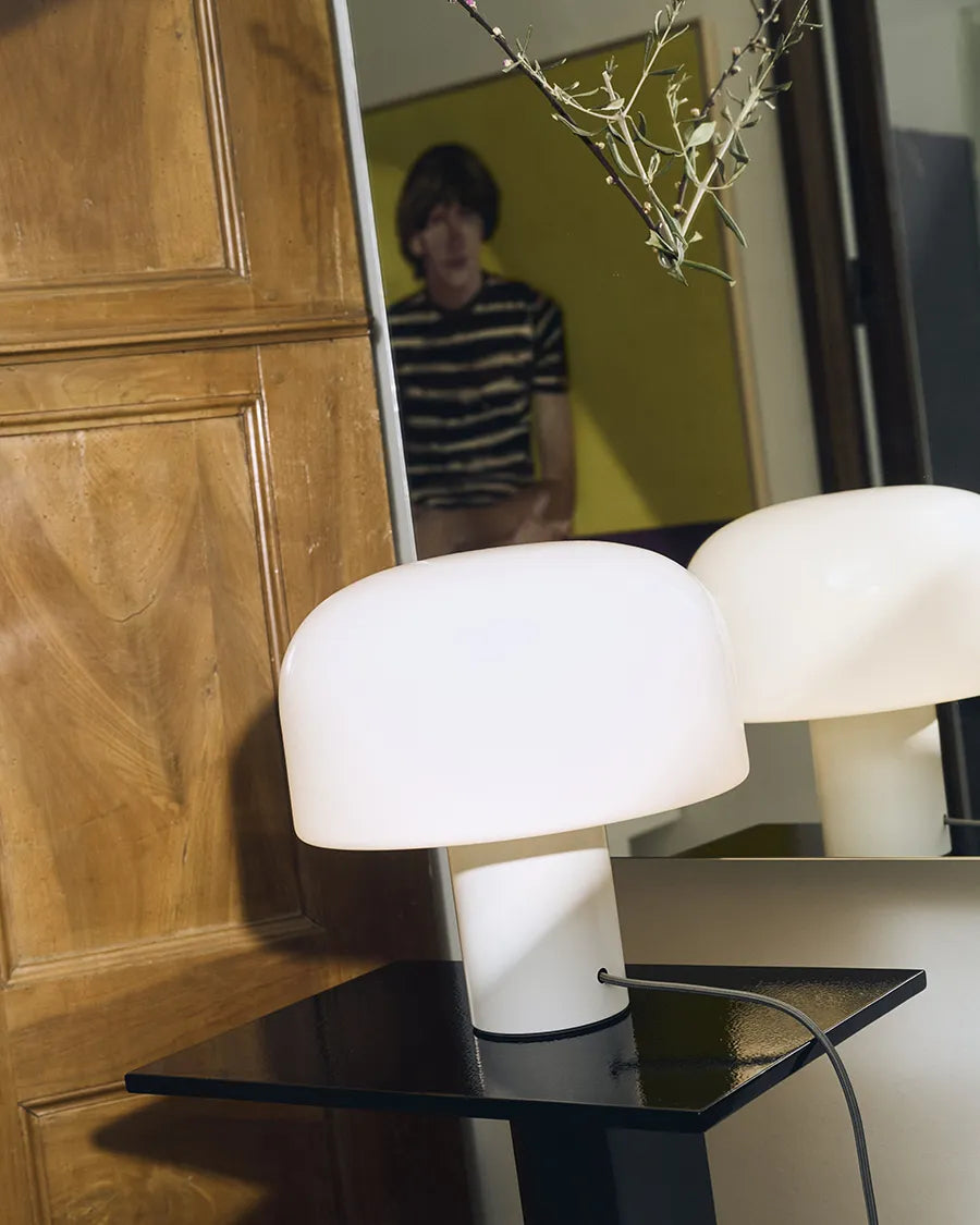 Bellhop Glass Tischleuchte von Flos