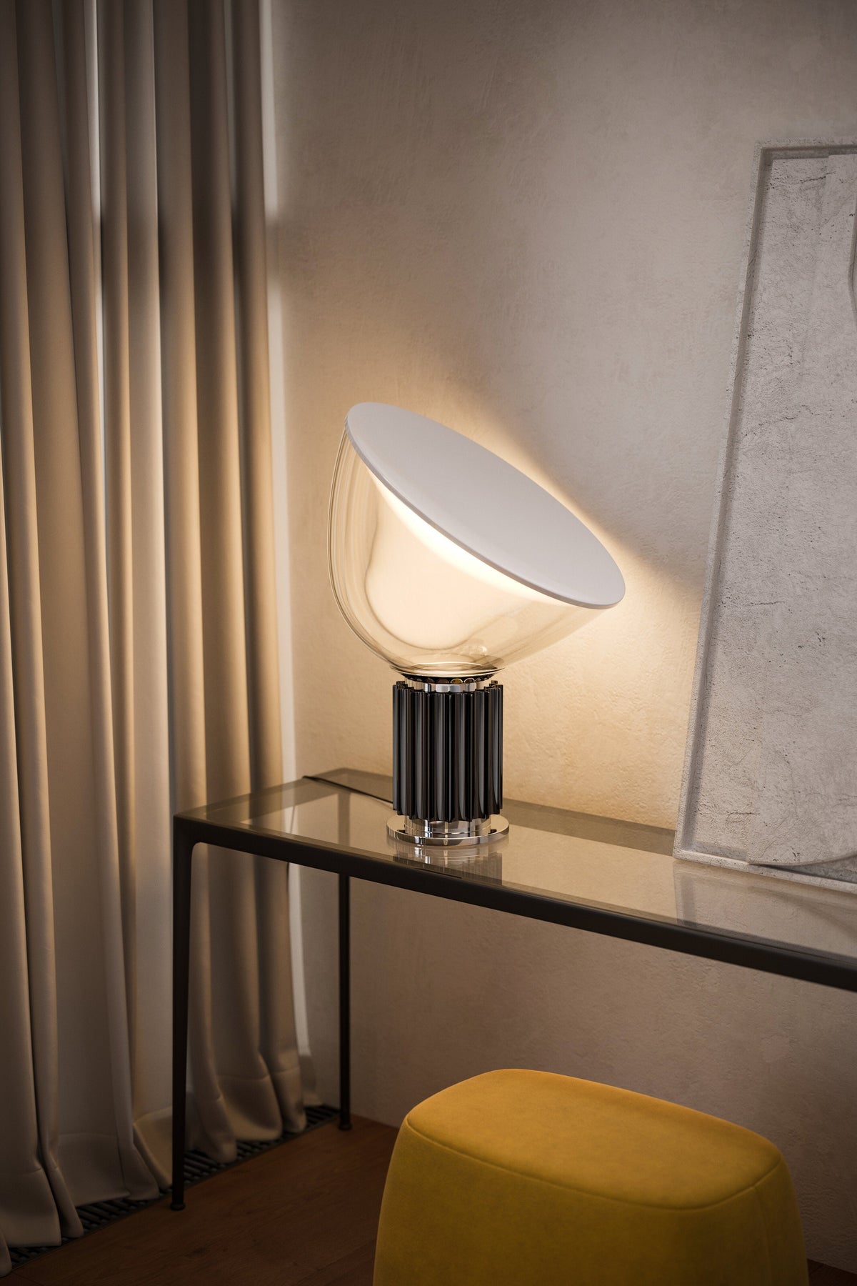 Taccia Small Tischleuchte von Flos